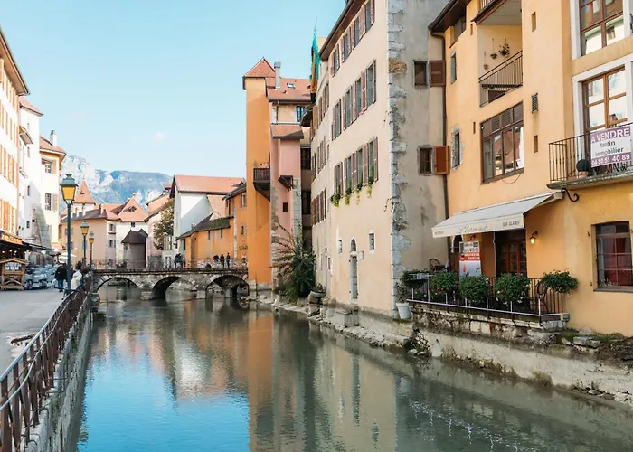 L\'Escale Du Chateau A 500M Du Lac Rue Carnot